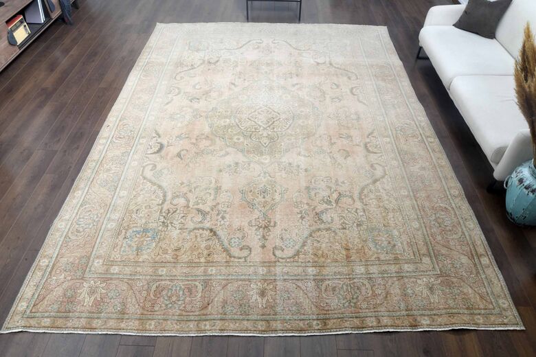 Persian 9x13 Faded Floral Rug