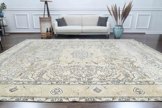 Persian Oversized Vintage wool rug - Thumbnail