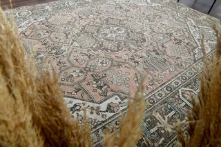 Persian Vintage Area Rug - Thumbnail