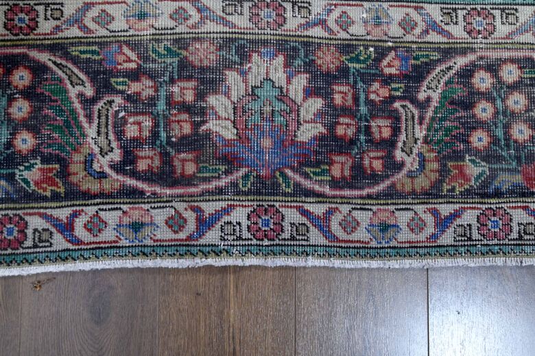 Pink Medallion Persian Vintage Woven Wool Rug