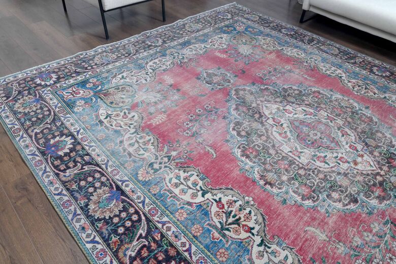 Pink Medallion Persian Vintage Woven Wool Rug