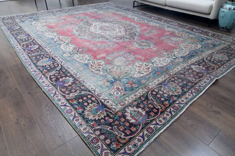 Pink Medallion Persian Vintage Woven Wool Rug