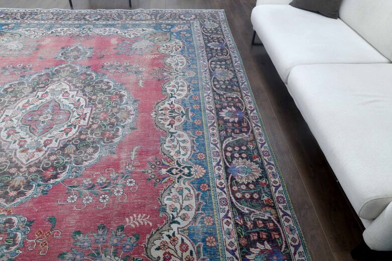 Pink Medallion Persian Vintage Woven Wool Rug
