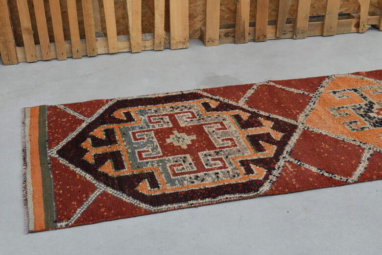 Anatolian Geometric Runner