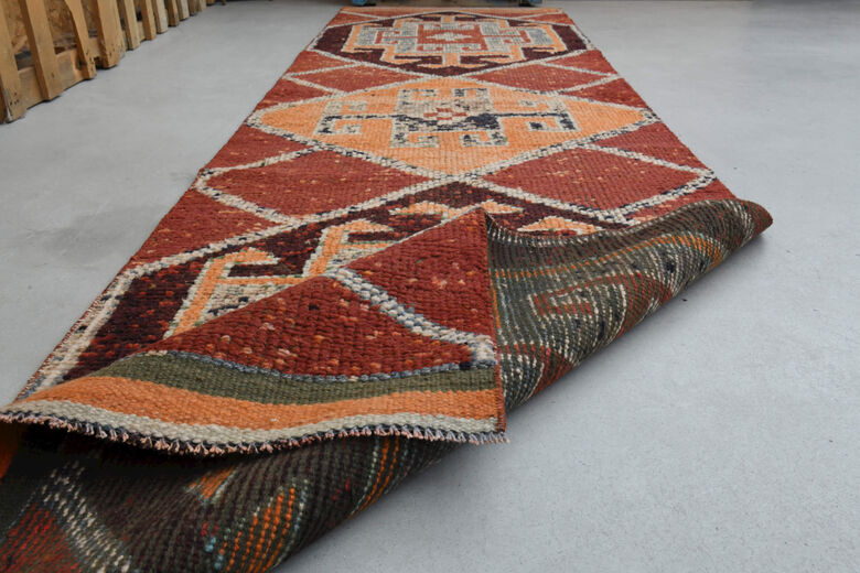 Anatolian Geometric Runner