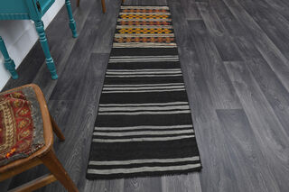 1970s Flatweave Kilim Runner Rug - Thumbnail