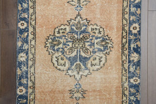 Medallion Runner - Vintage Hallway Rug - Thumbnail