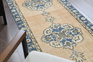 Medallion Runner - Vintage Hallway Rug - Thumbnail