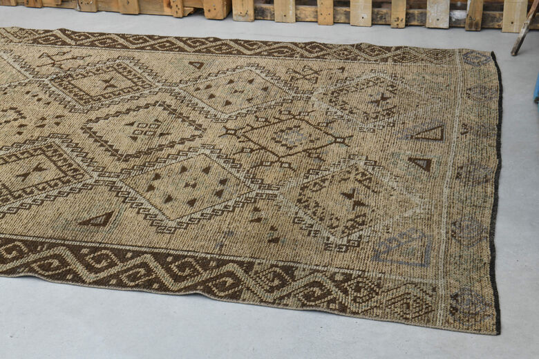 Oushak Turkish Runner Rug