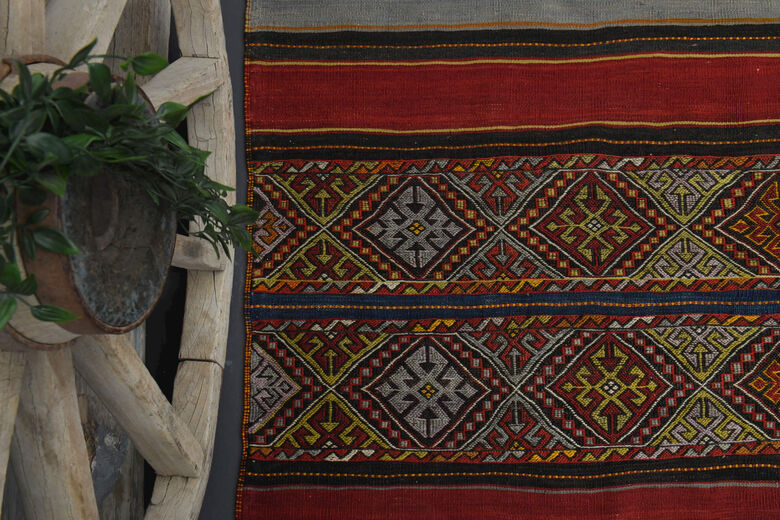 Vintage Traditional Turkish Kilim Rug