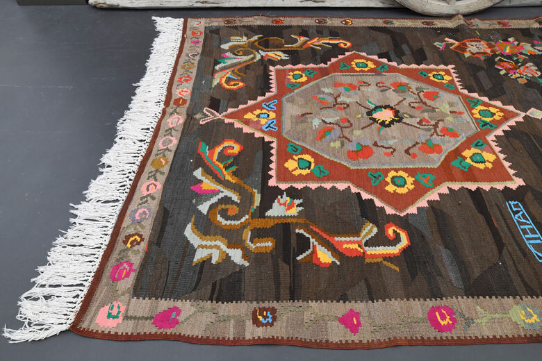 Tasseled Flatweave Vintage Carpet