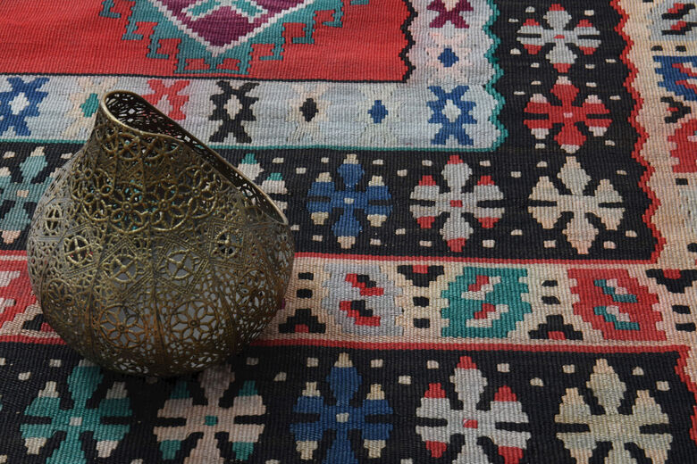 Ethnic Navajo - Vintage Kilim Area Rug