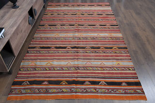 Traditional Handmade Vintage Rug - Thumbnail