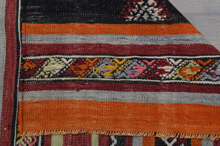 Traditional Handmade Vintage Rug - Thumbnail