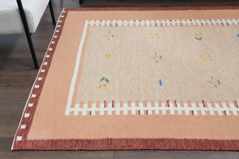 Bordered Vintage Area Rug