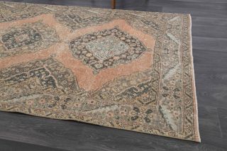 Oriental Vintage Runner Rug - Thumbnail