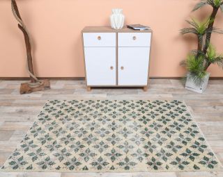 Vintage Area Rug - Thumbnail