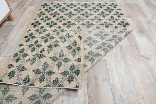 Vintage Area Rug - Thumbnail