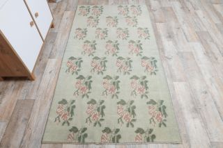 Vintage Area Rug - Thumbnail