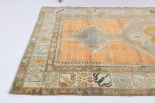 Vintage Area Rug - Thumbnail