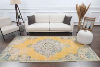 Vintage Area Rug - Thumbnail