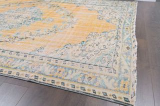 Vintage Area Rug - Thumbnail