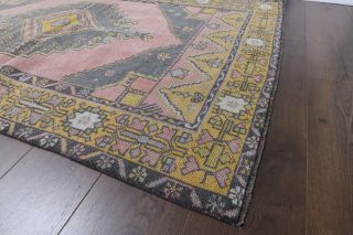 Vintage Area Rug - Thumbnail