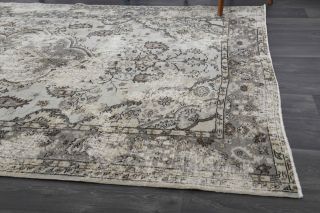 Vintage Distressed Floral Carpet - Thumbnail