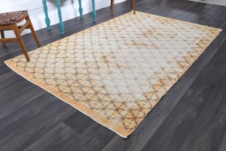 Vintage Area Rug - Thumbnail