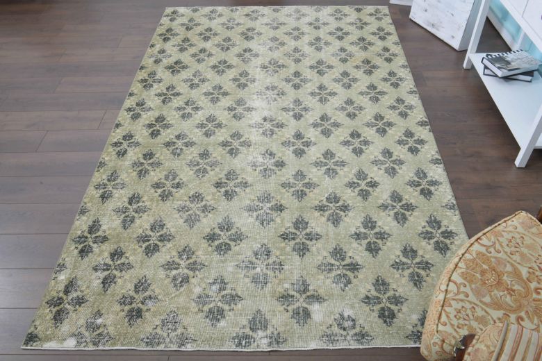 Vintage Floral Area Rug