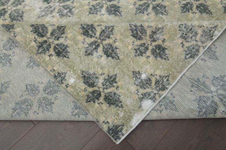 Vintage Floral Area Rug