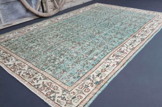 Vintage Area Rug - Thumbnail