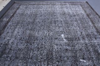 Vintage Area Rug - Thumbnail