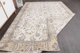 Vintage Area Rug - Thumbnail