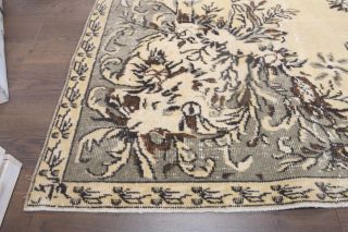 Vintage Area Rug - Thumbnail