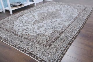 Vintage Area Rug - Thumbnail