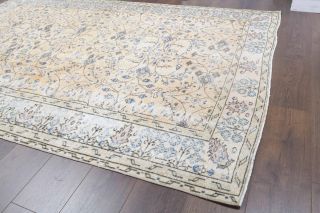 Vintage Area Rug - Thumbnail