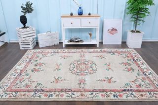 Oriental Vintage Area Rug - Thumbnail