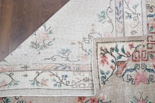 Oriental Vintage Area Rug - Thumbnail