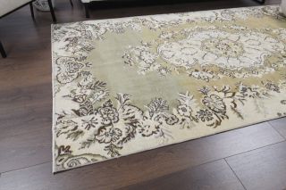 Oriental Vintage Area Rug - Thumbnail