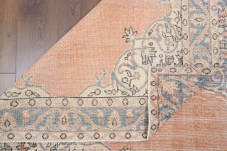 Medallion Vintage Area Rug - Thumbnail