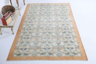 Vintage Area Rug - Thumbnail