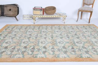 Vintage Area Rug - Thumbnail