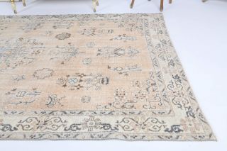 Vintage Area Rug - Thumbnail