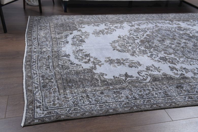 Vintage Oriental Area Rug - 28666