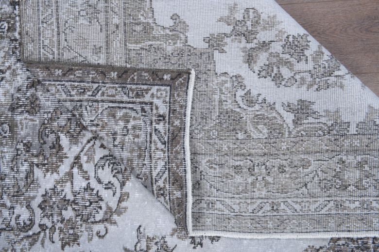 Turkish Vintage Oriental Area Anatolian Rug