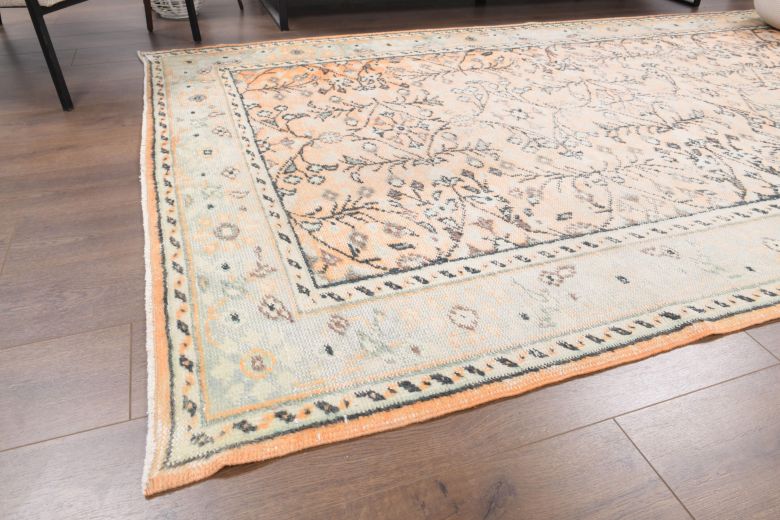 Vintage Floral Area Rug