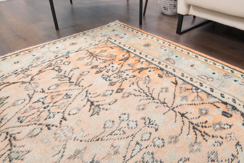 Vintage Floral Area Rug