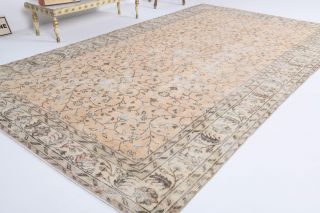 Vintage Floral Area Rug - Thumbnail