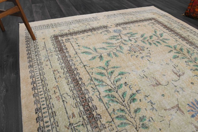 Beige Vintage Area Rug